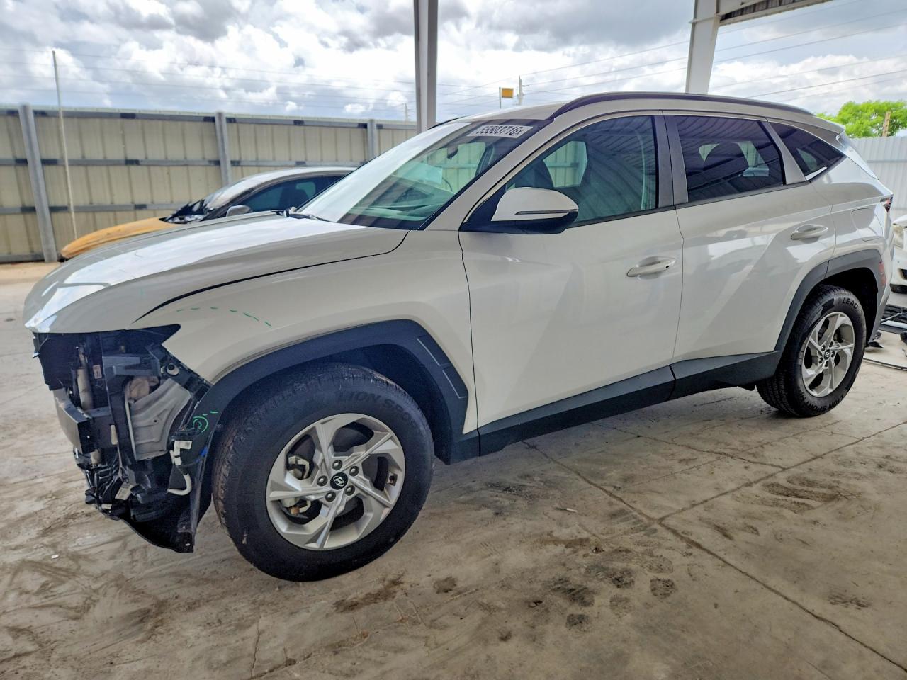 Salvage Hyundai TUCSON Image