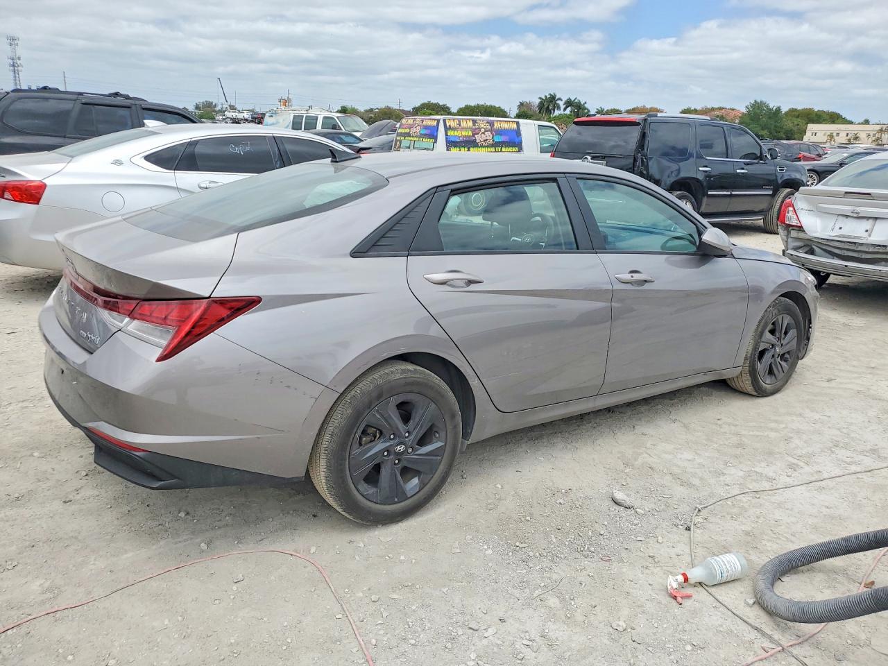 Hyundai ELANTRA Blue