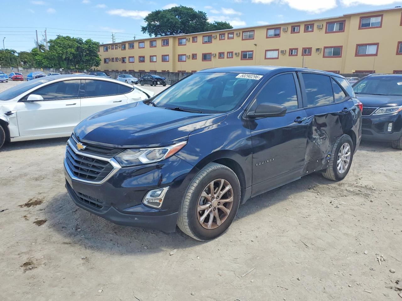 Salvage Chevrolet Equinox Image