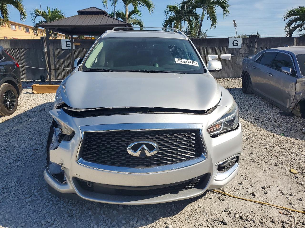 INFINITI Qx Luxe