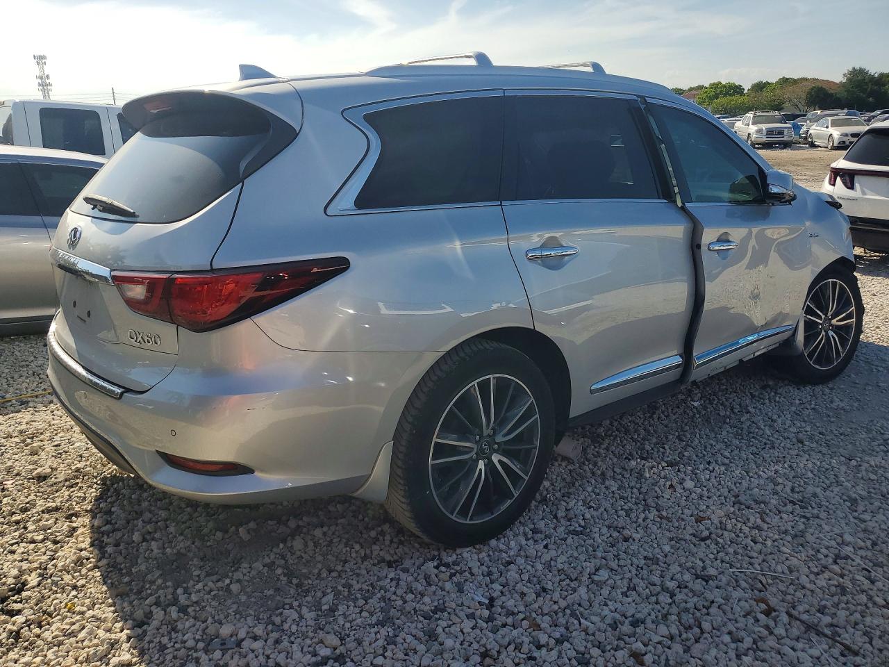 INFINITI Qx Luxe
