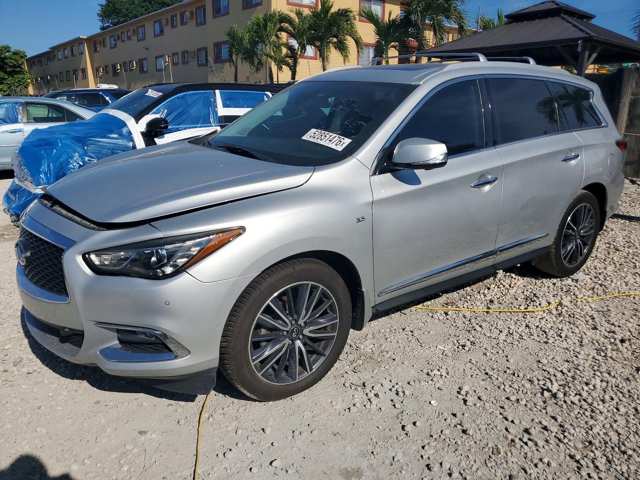 Salvage INFINITI Qx Image