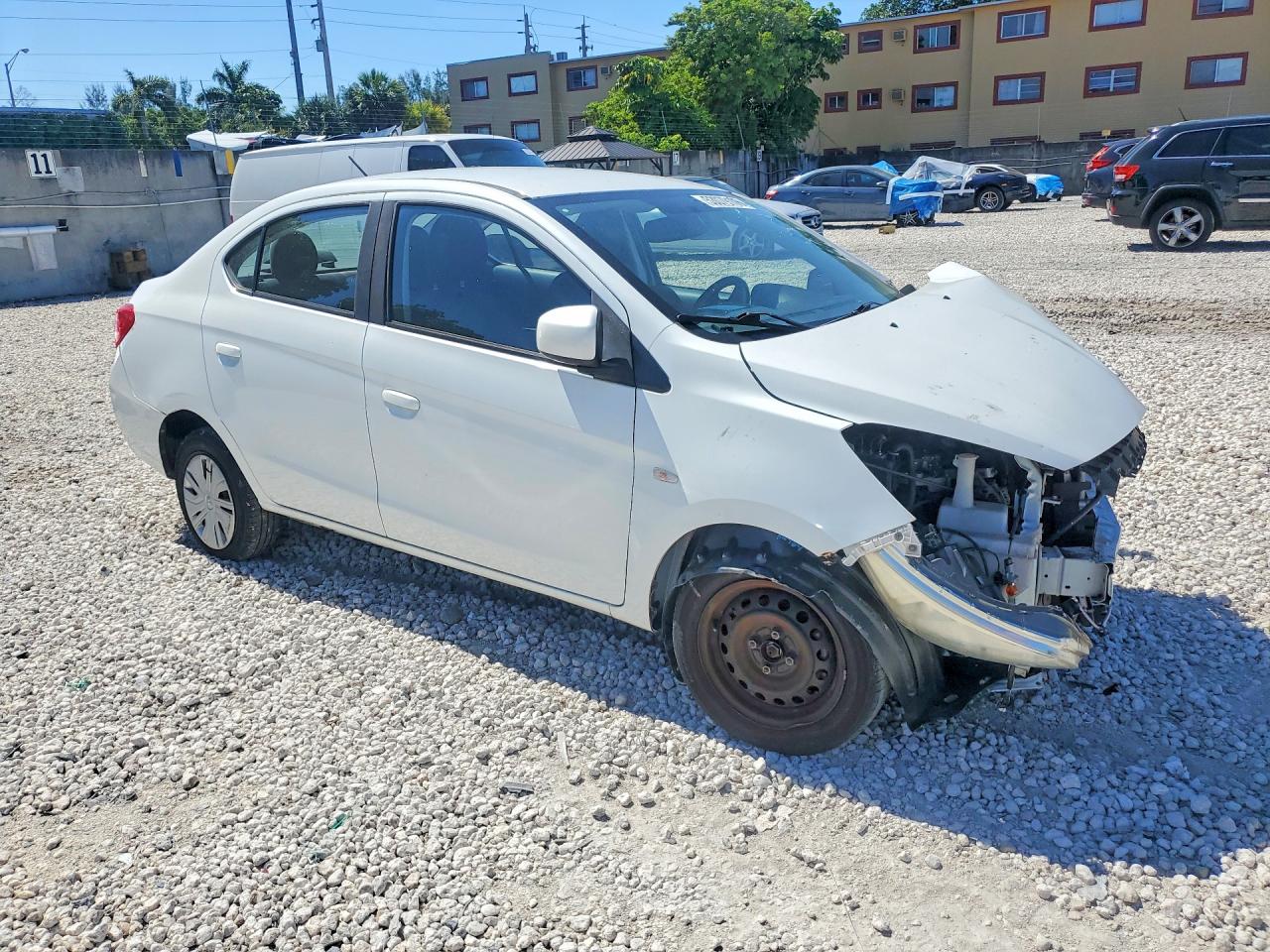 Mitsubishi Mirage G4 Es
