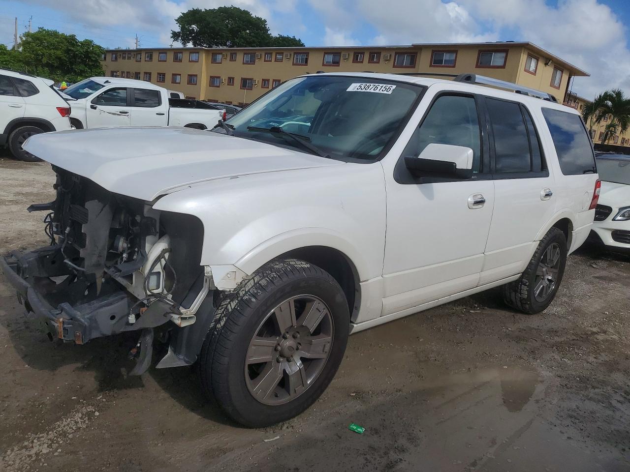 Salvage Ford Expedition Image