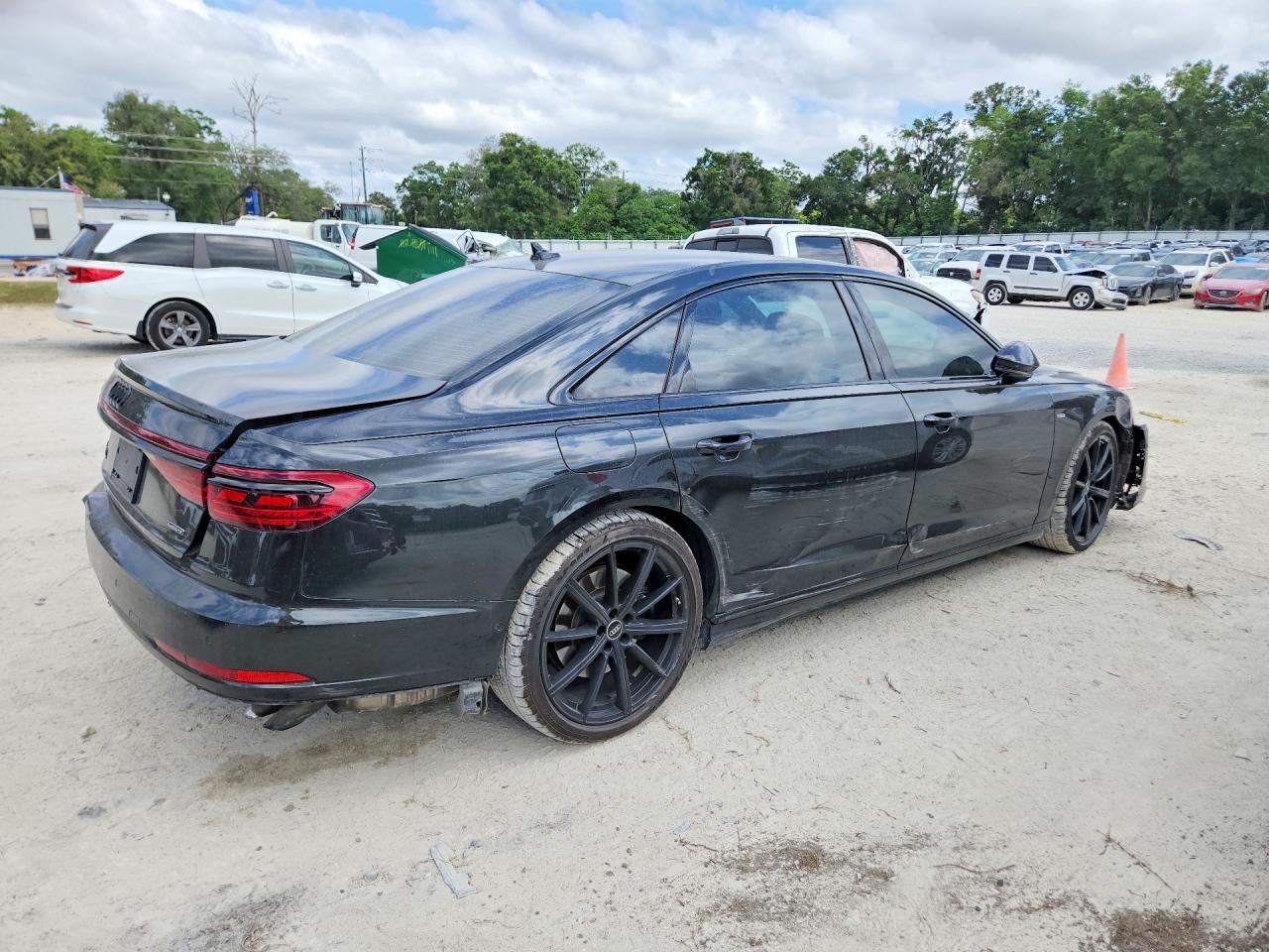 Audi A8 L