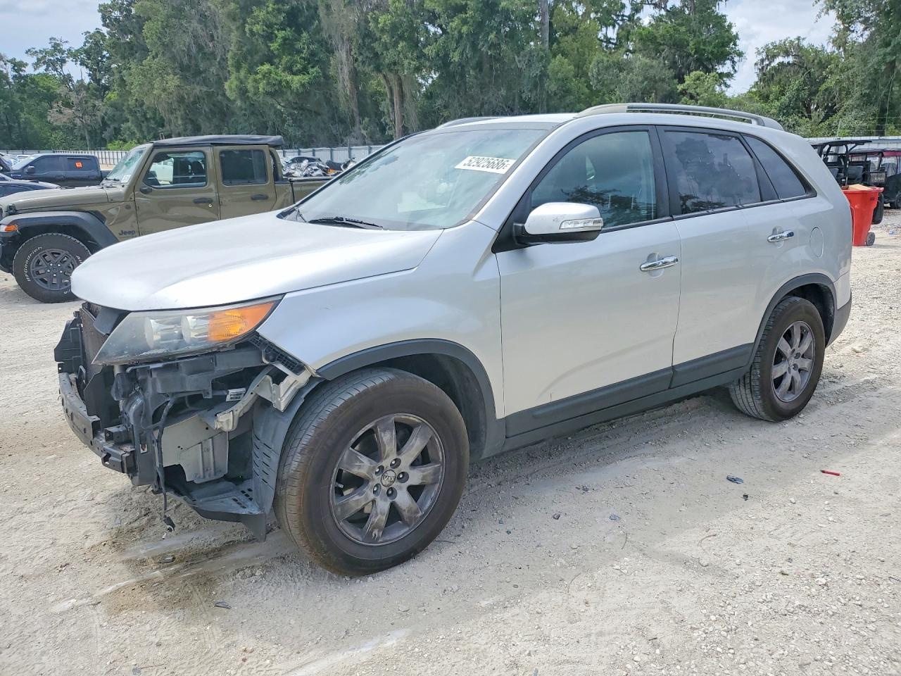 Salvage Kia Sorento Image