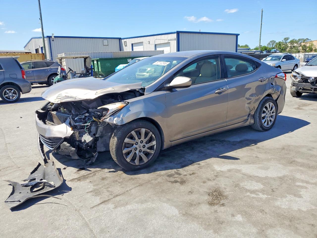 Salvage Hyundai ELANTRA Image