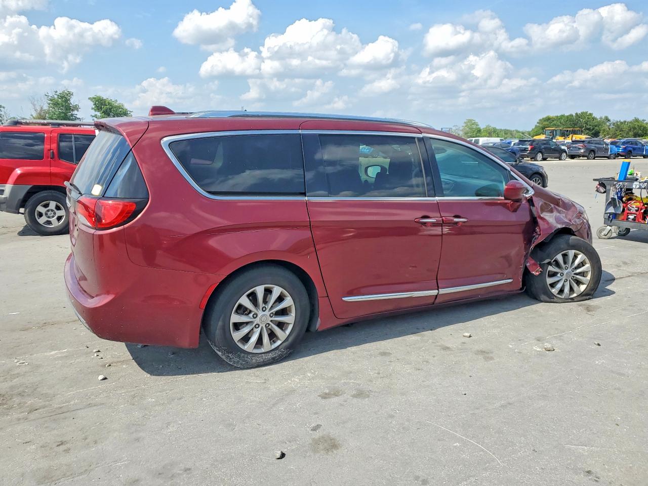 Chrysler Pacifica Touring L