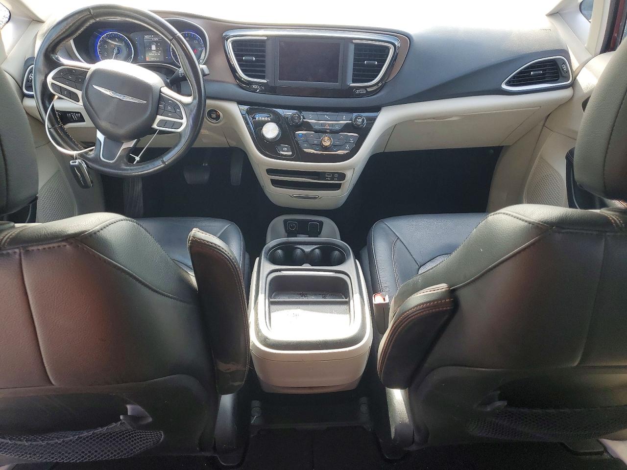 Chrysler Pacifica Touring L