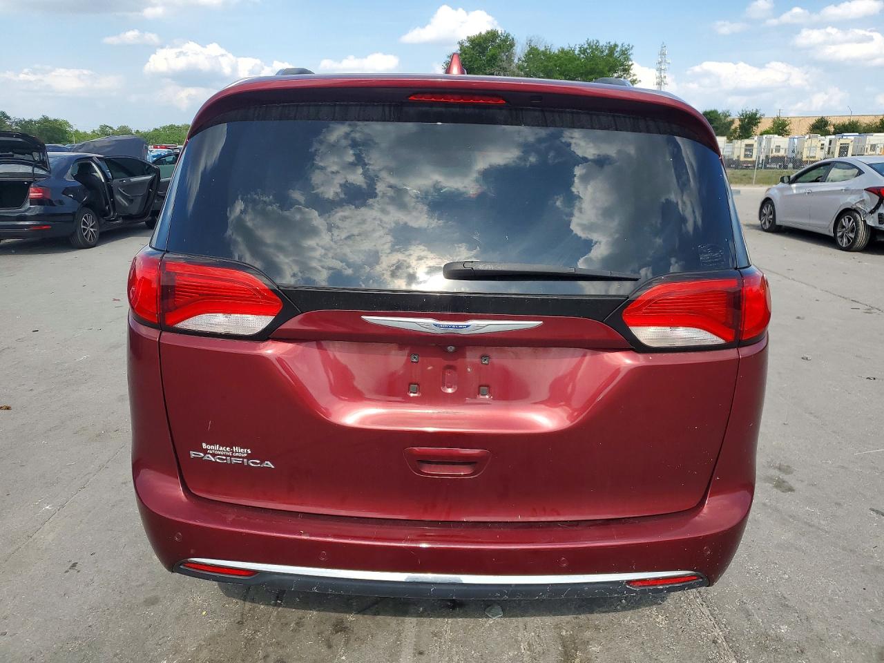 Chrysler Pacifica Touring L