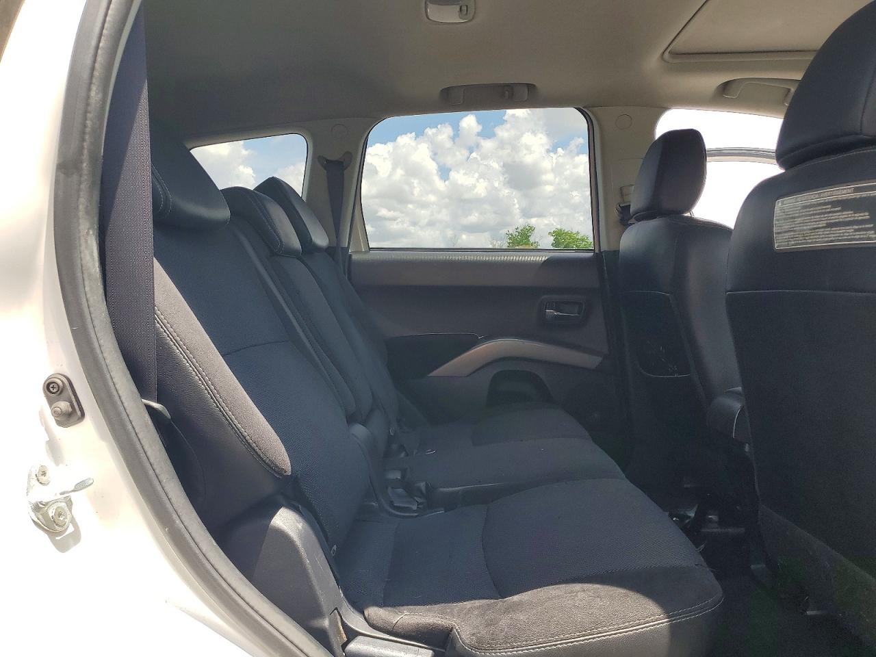 Mitsubishi Outlander Se