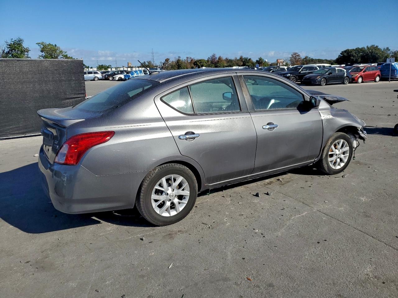 Nissan Versa S