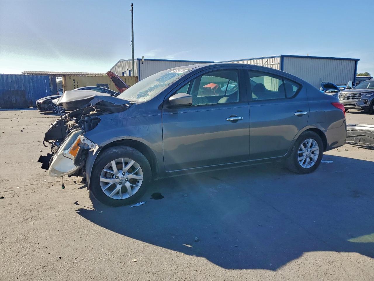 Salvage Nissan Versa Image