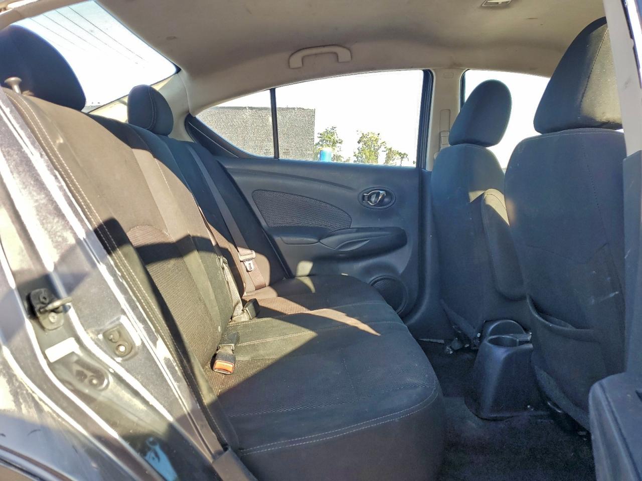 Nissan Versa S