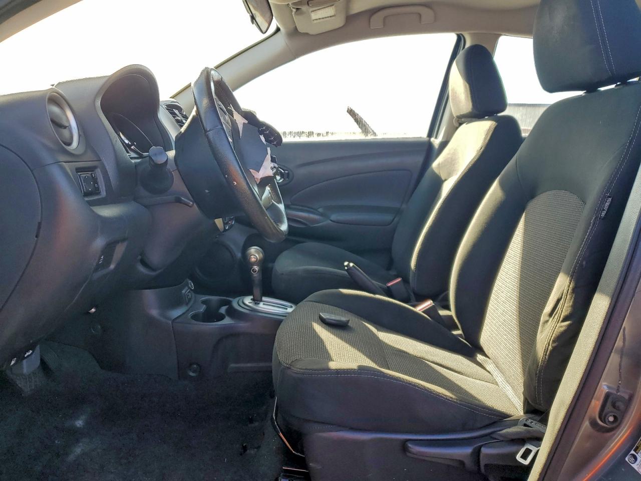 Nissan Versa S