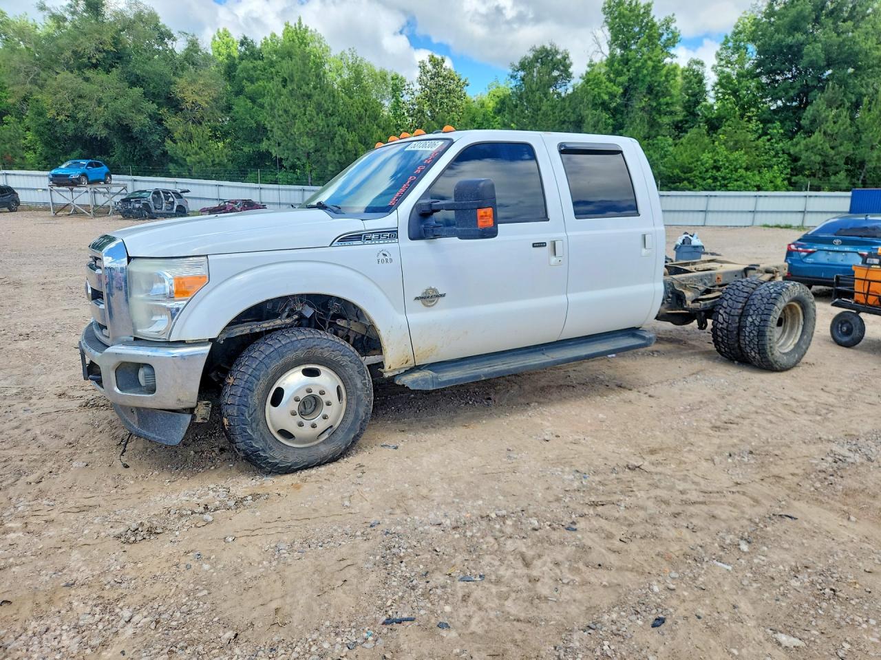 Salvage Ford F-350 Image