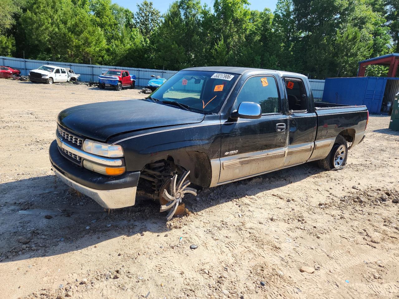 Salvage Chevrolet Silverado Image