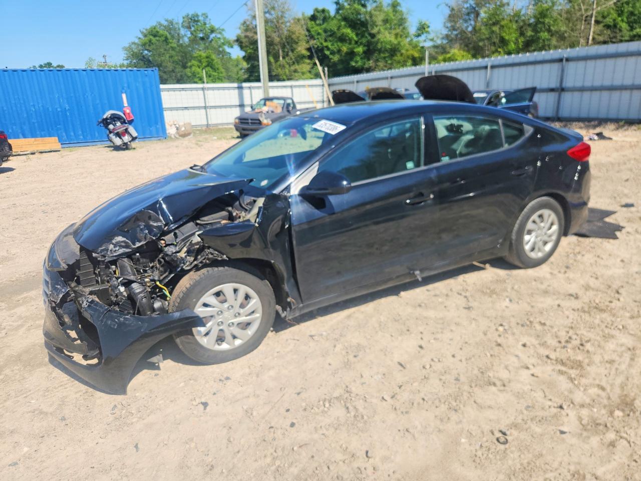 Salvage Hyundai ELANTRA Image