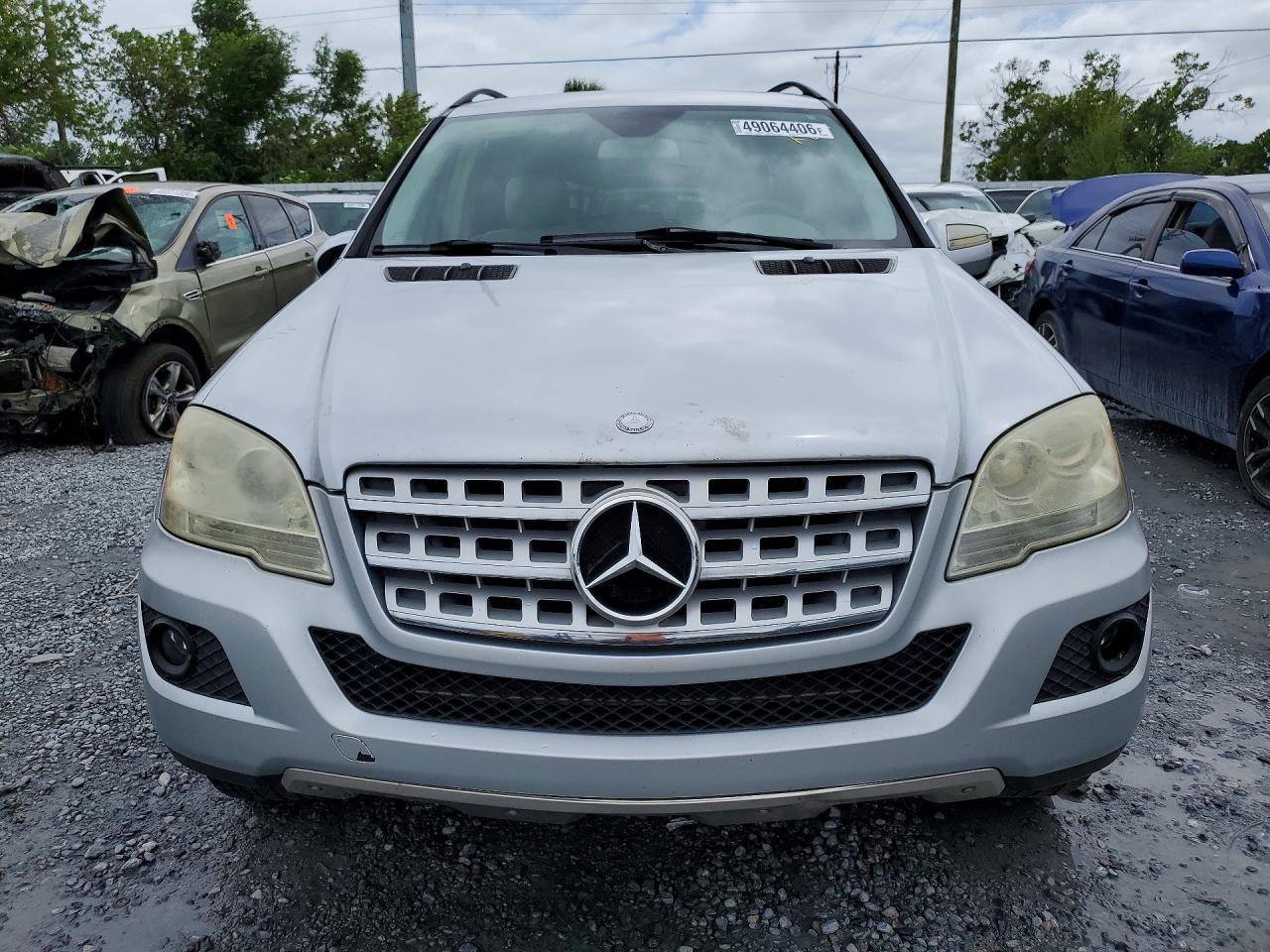 Mercedes-Benz M-Class 350