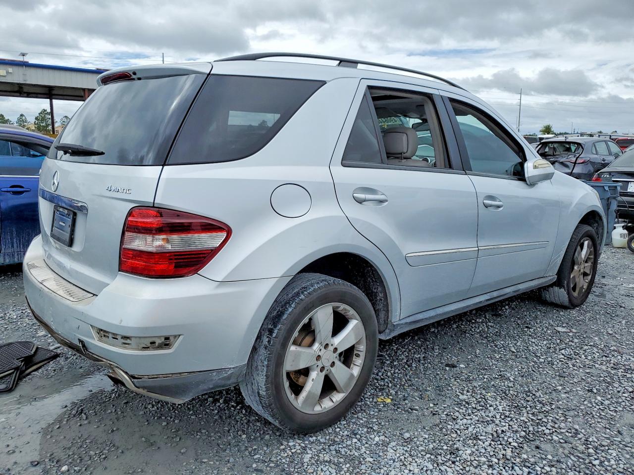 Mercedes-Benz M-Class 350