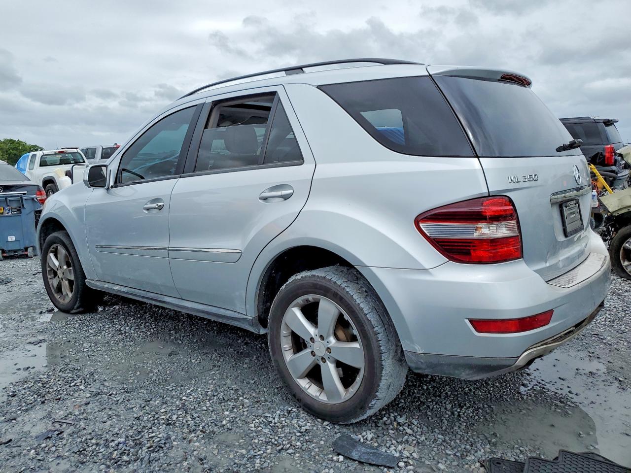 Mercedes-Benz M-Class 350