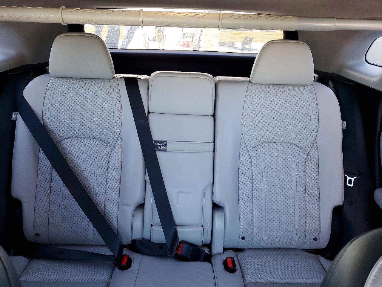 Lexus RX Base
