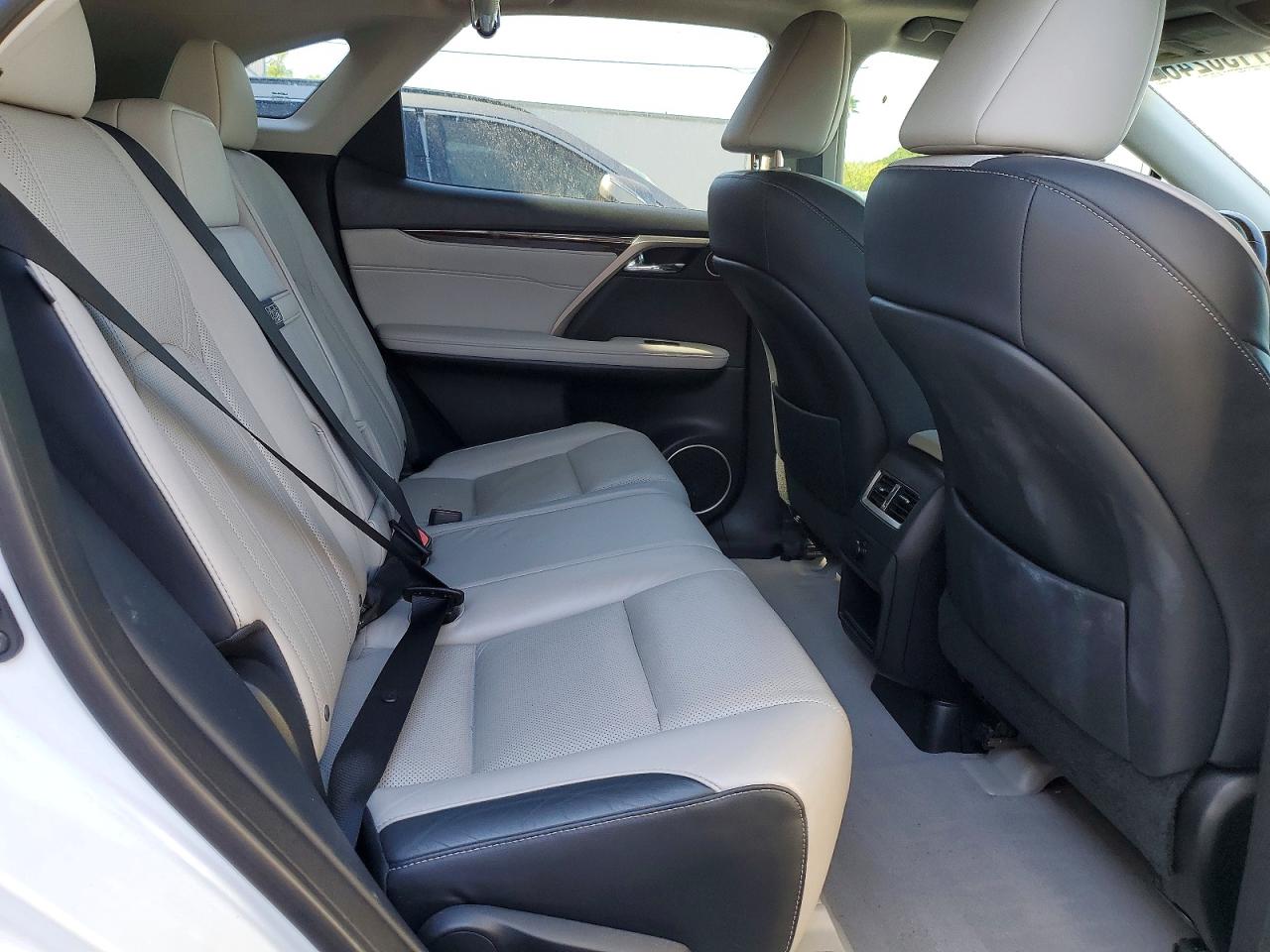 Lexus RX Base