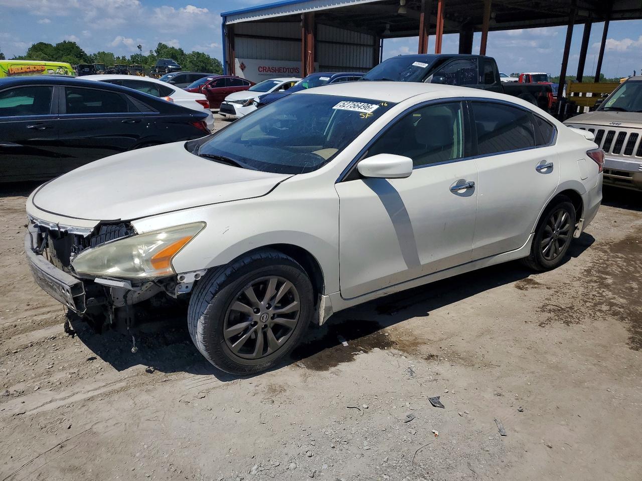 Salvage Nissan Altima Image