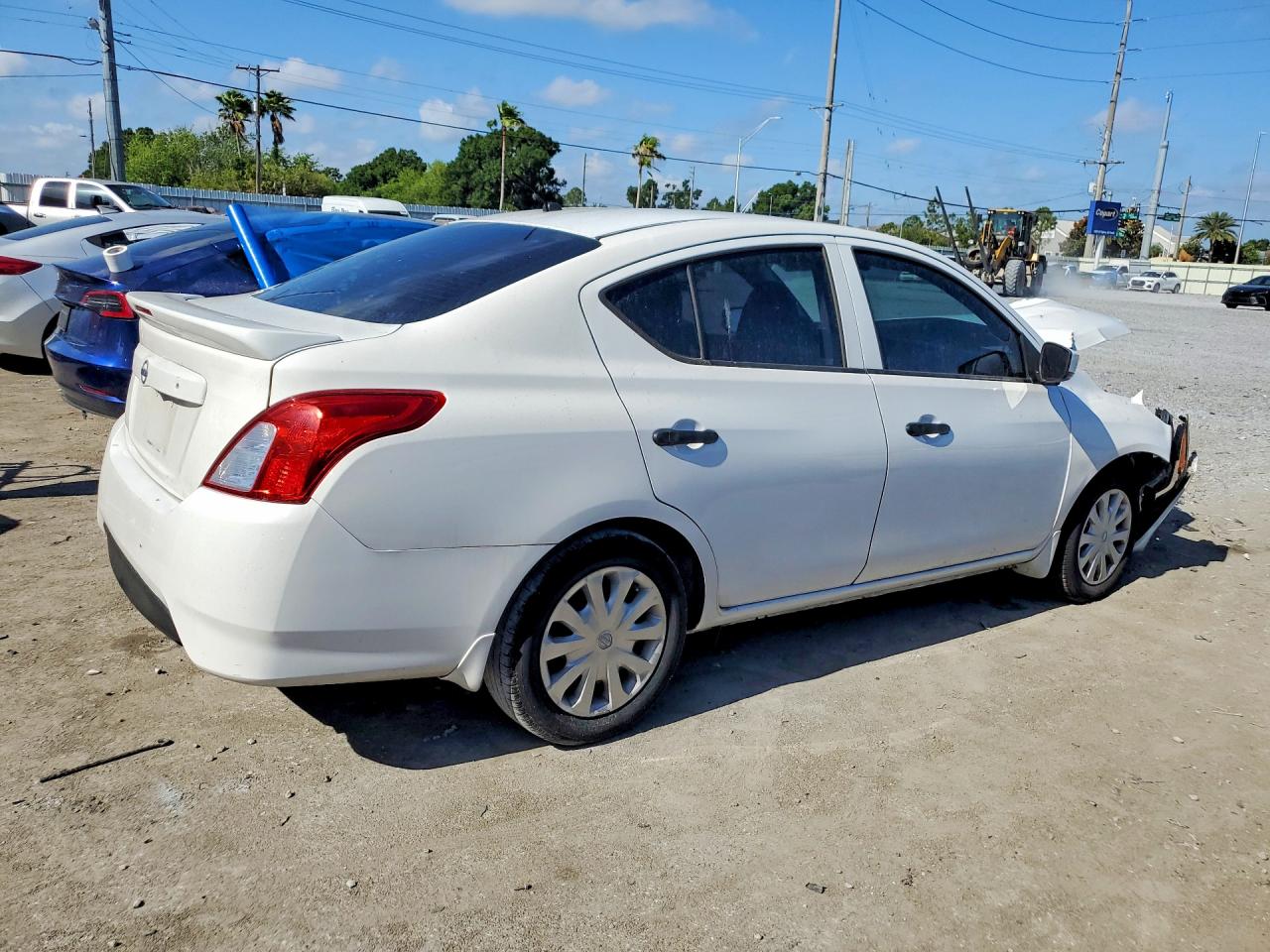 Nissan Versa 1.6 S Plus