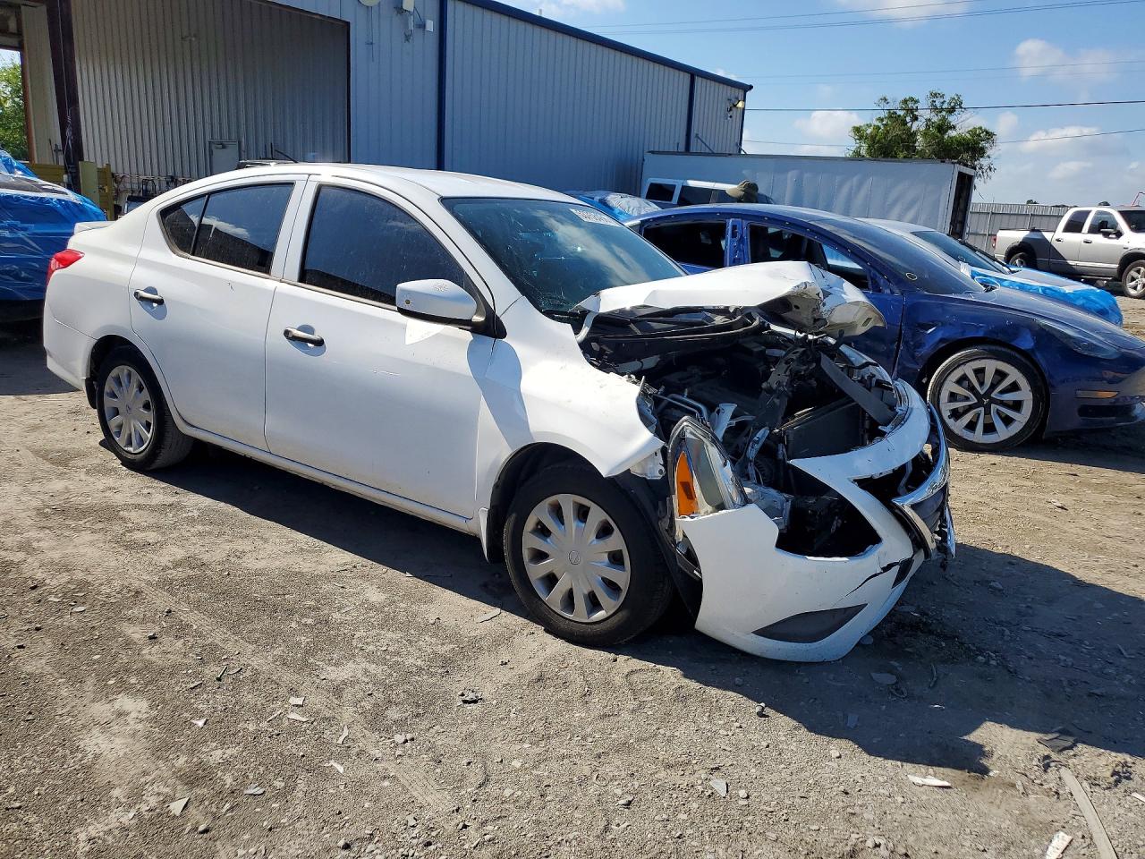 Nissan Versa 1.6 S Plus