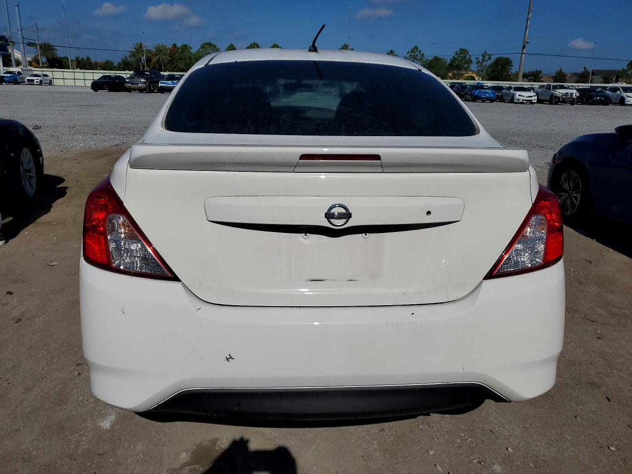 Nissan Versa 1.6 S Plus