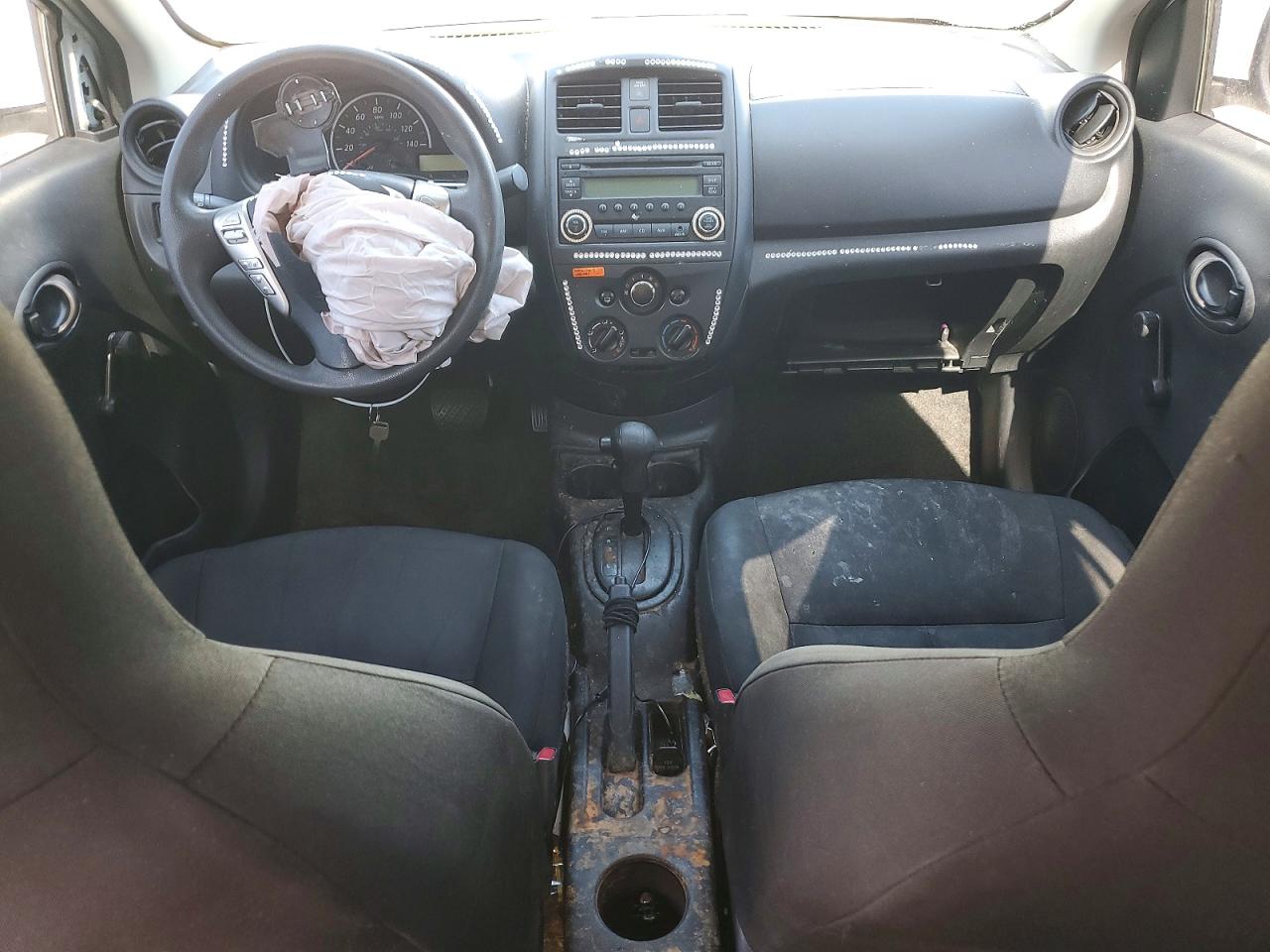 Nissan Versa 1.6 S Plus