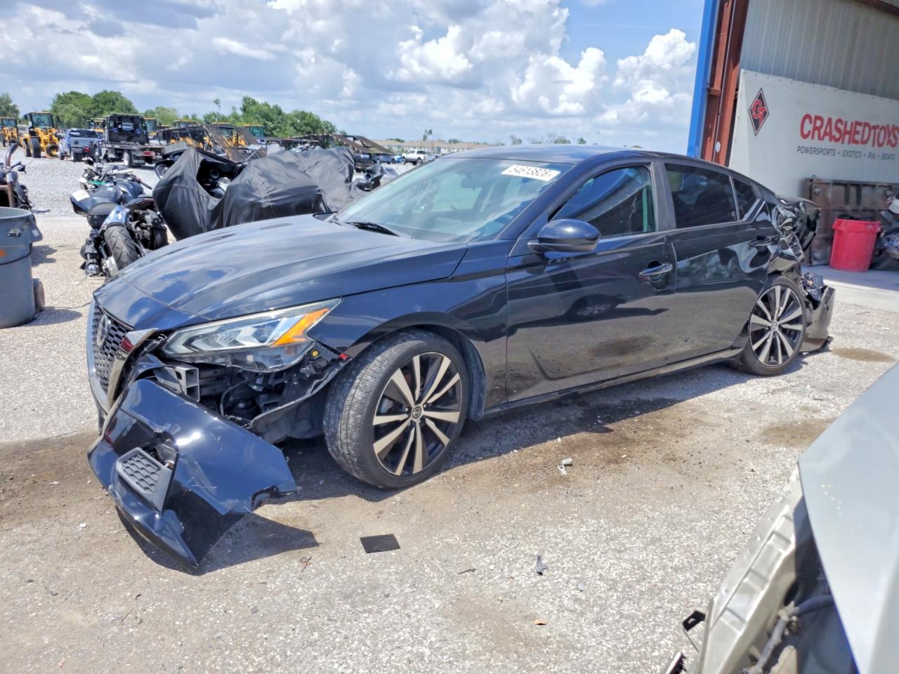 Salvage Nissan Altima Image