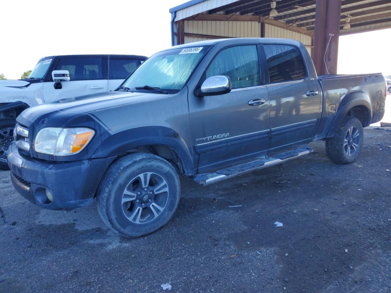 Salvage Toyota Tundra Image