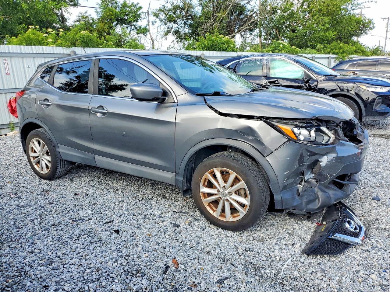Nissan Rogue S