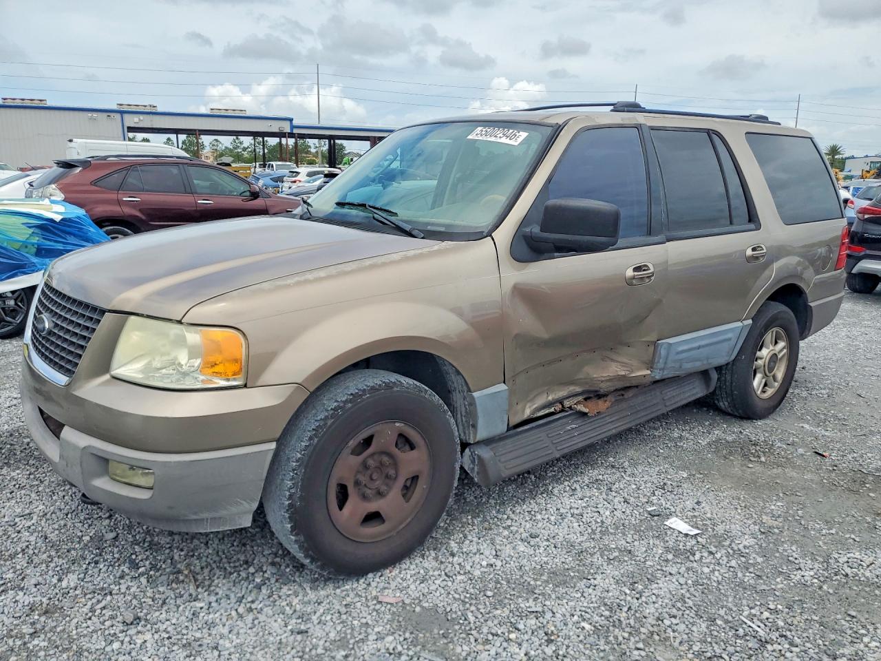 Salvage Ford Expedition Image