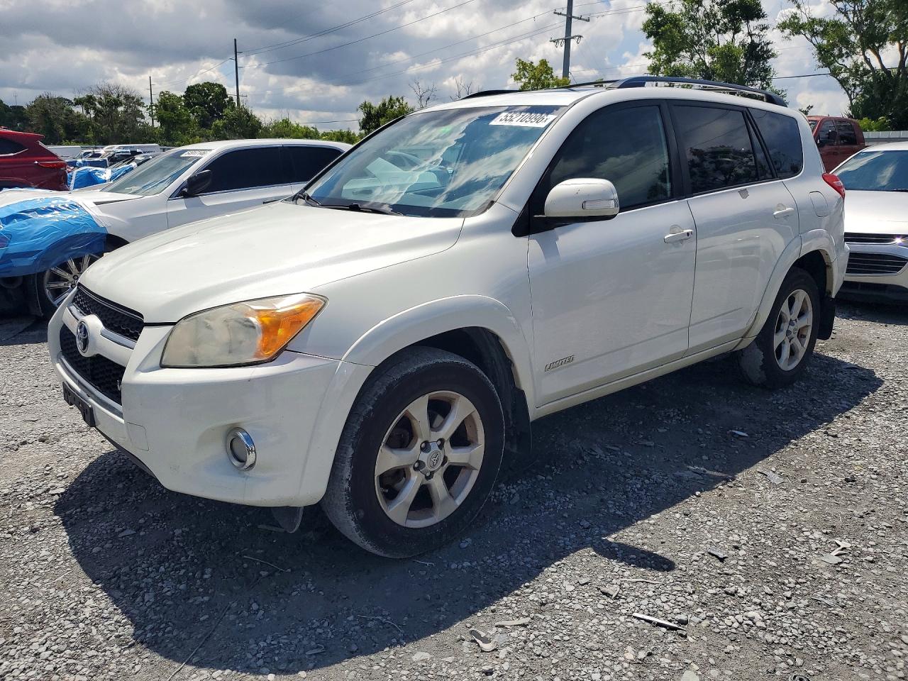 Salvage Toyota RAV4 Image