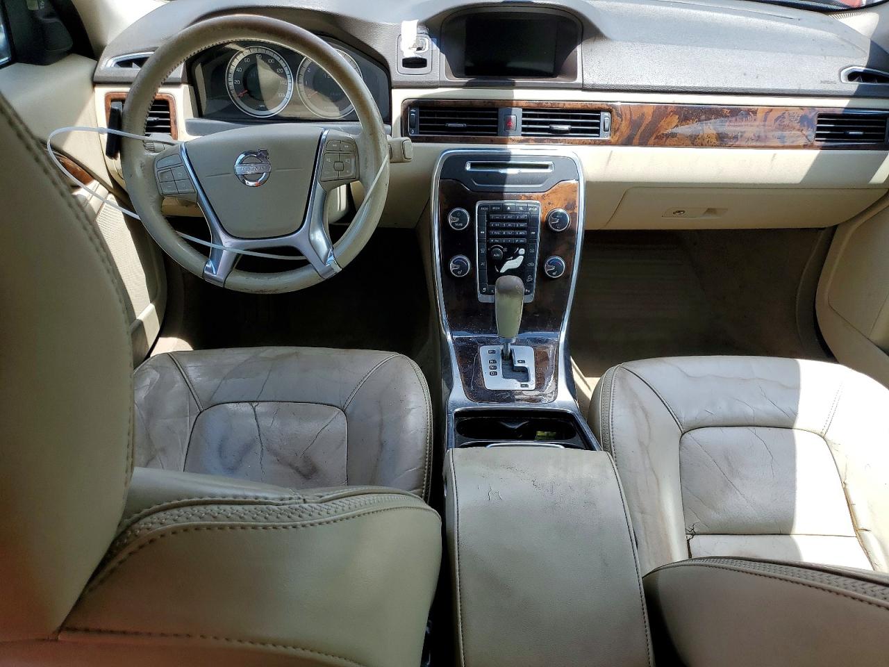 Volvo XC70 3.2