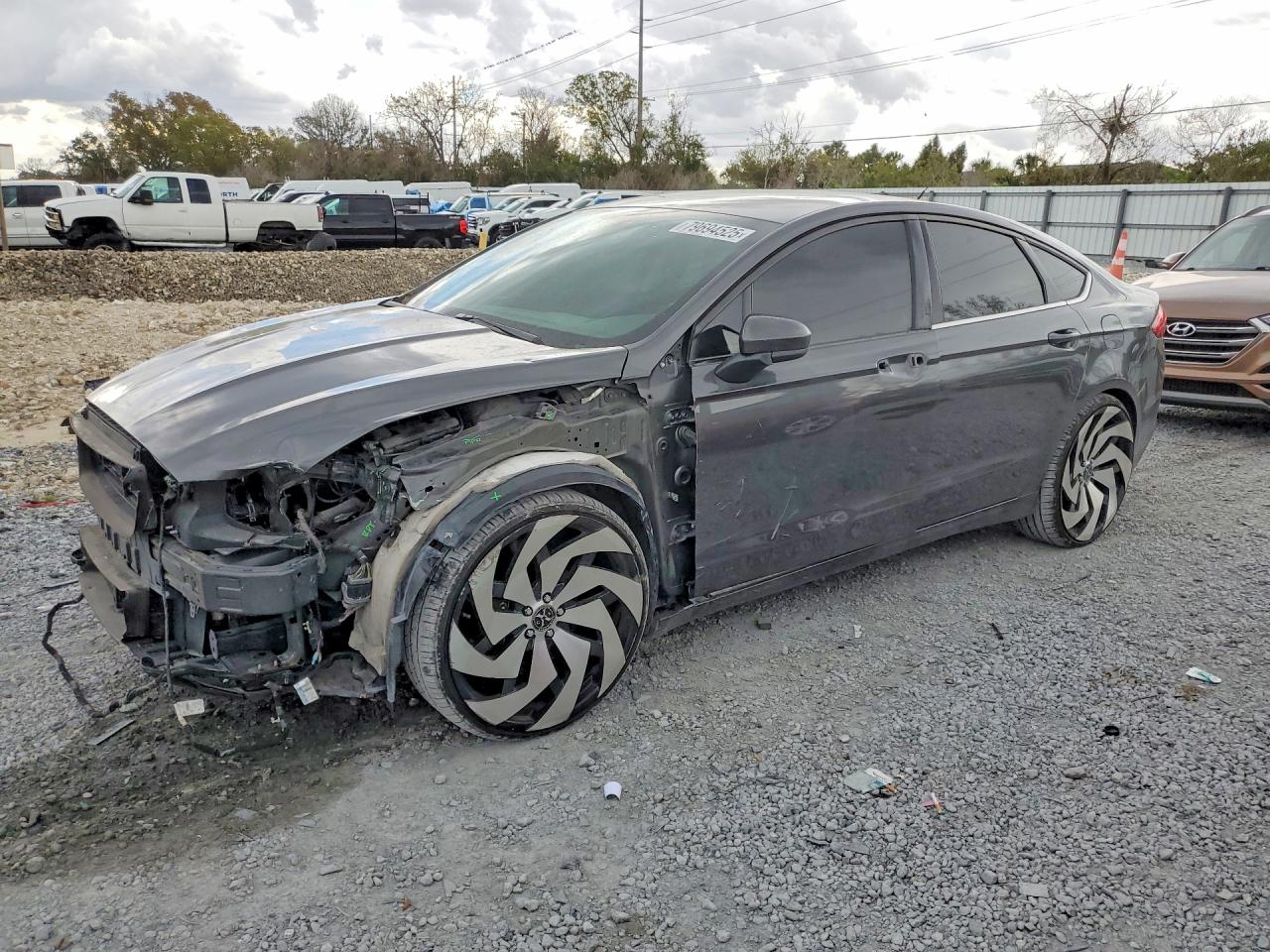 Salvage Ford Fusion Image