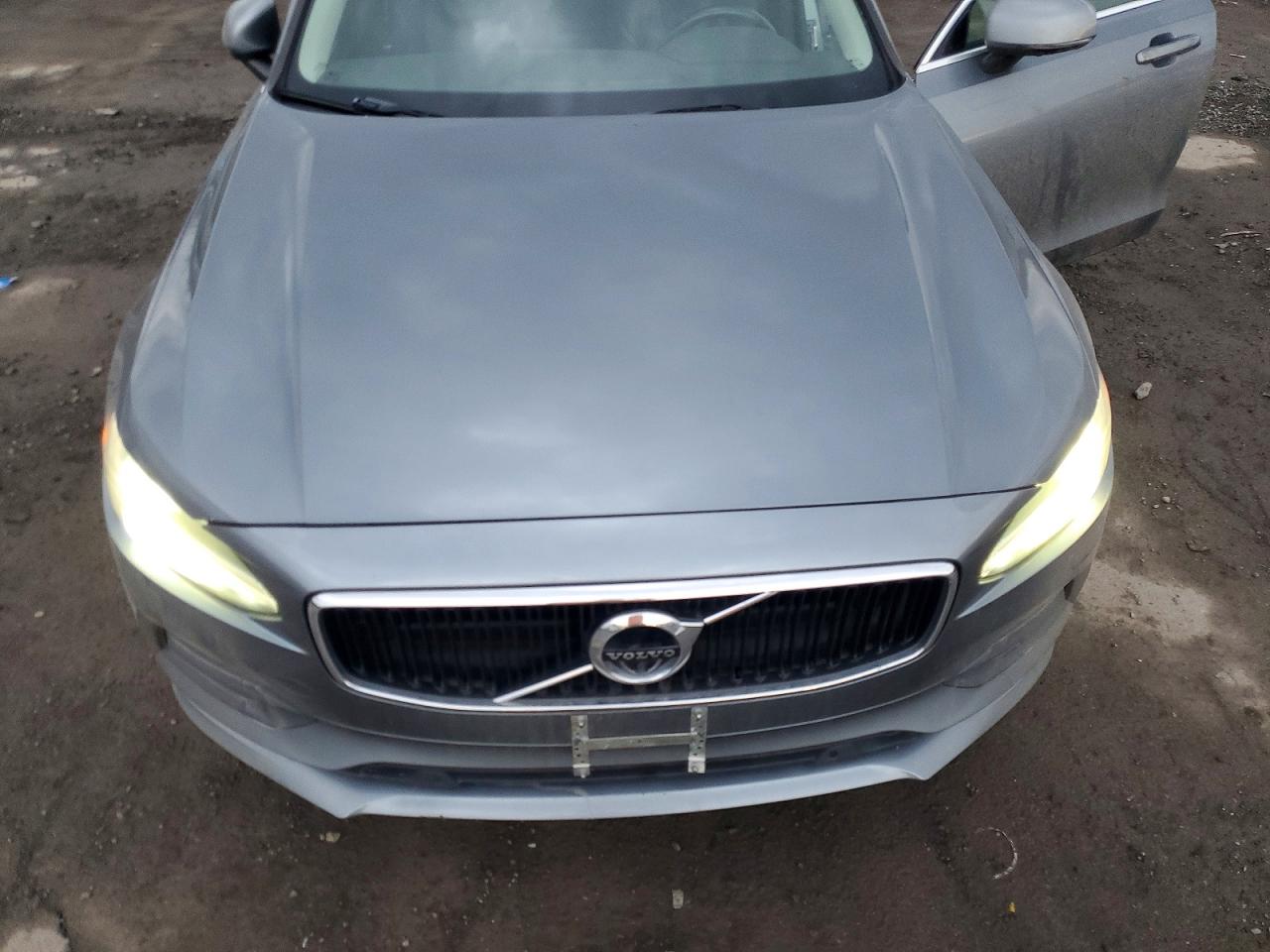 Volvo S90 T6 Momentum