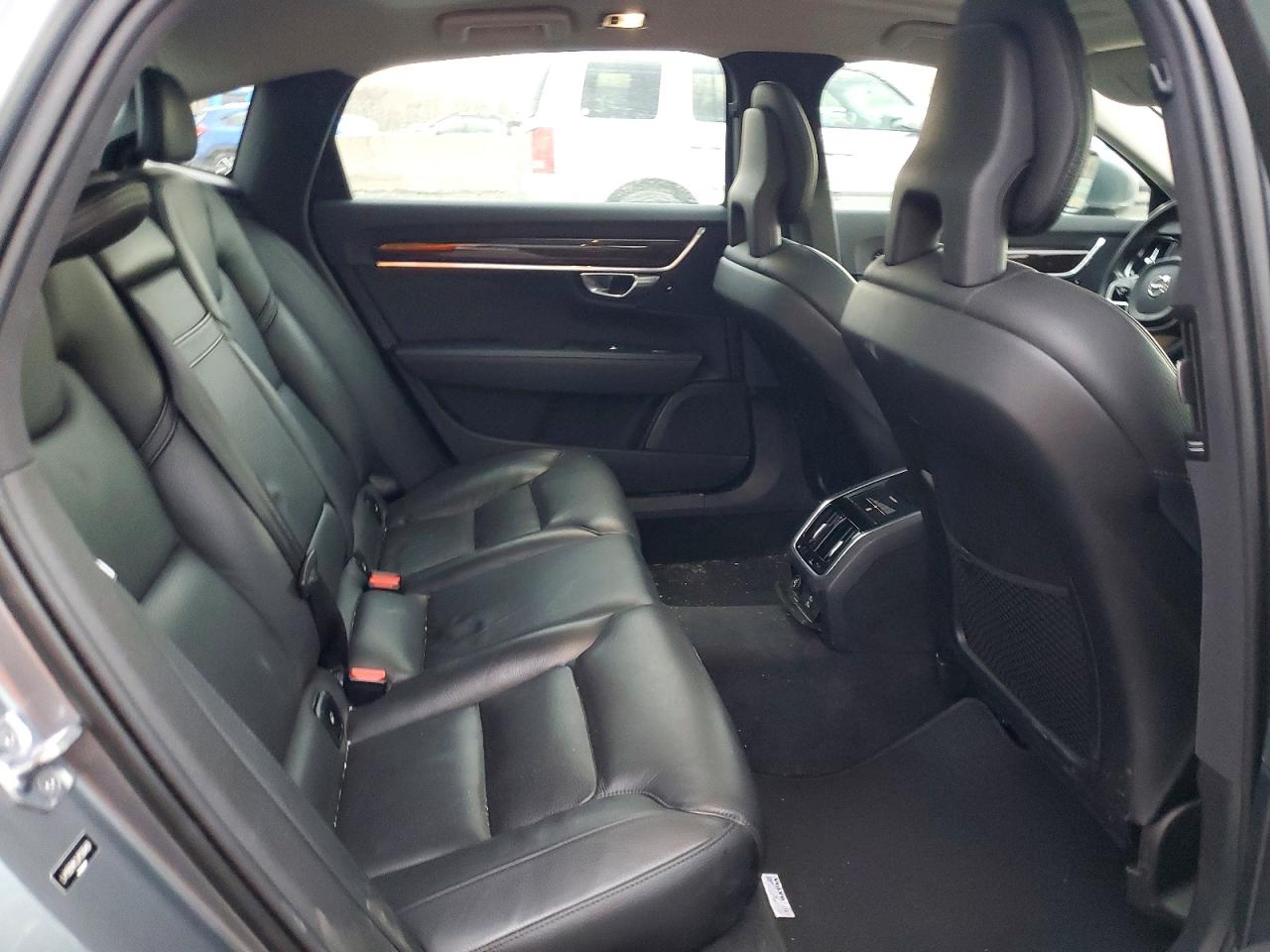 Volvo S90 T6 Momentum