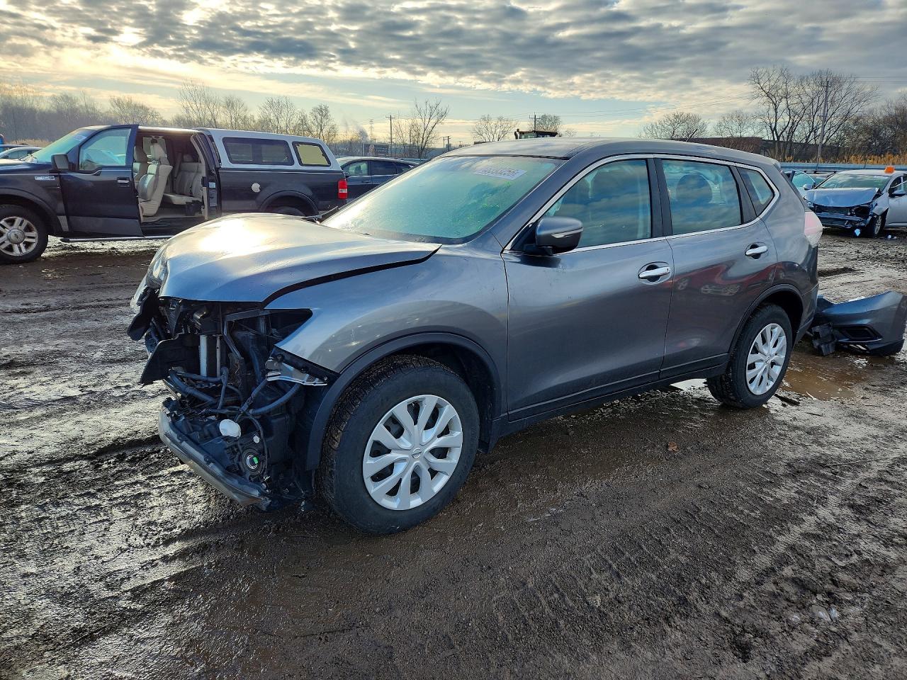 Salvage Nissan Rogue Image