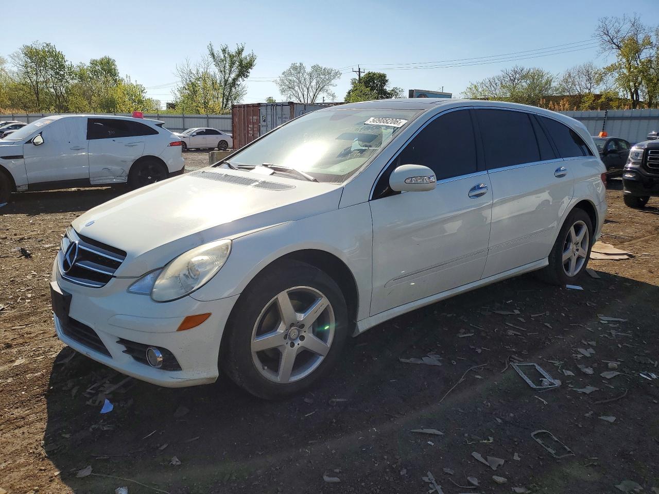 Salvage Mercedes-Benz R-Class Image