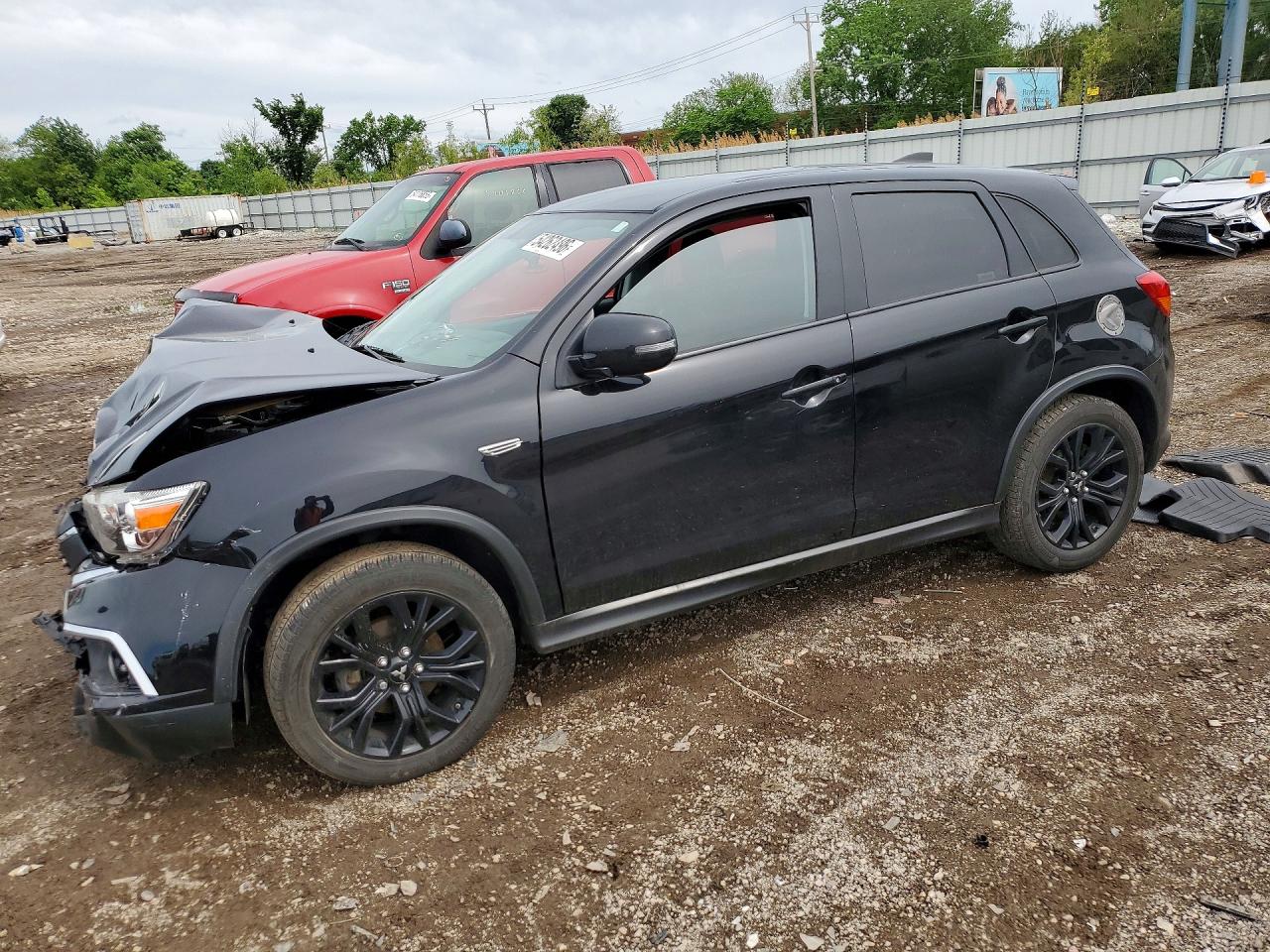 Salvage Mitsubishi Outlander Image