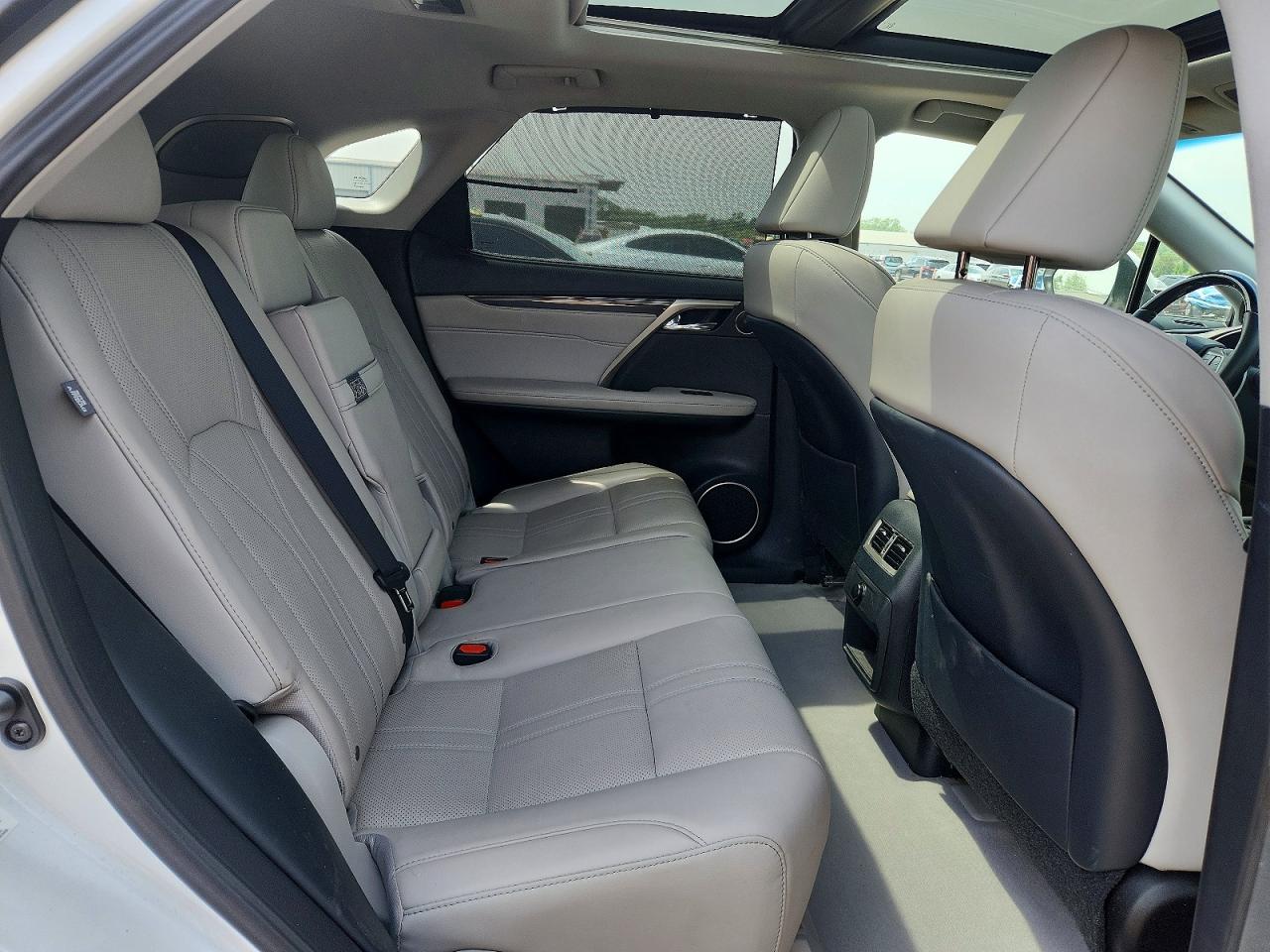 Lexus RX Base
