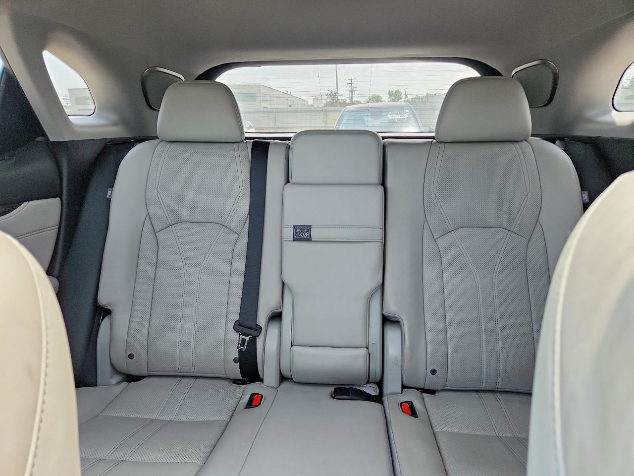 Lexus RX Base
