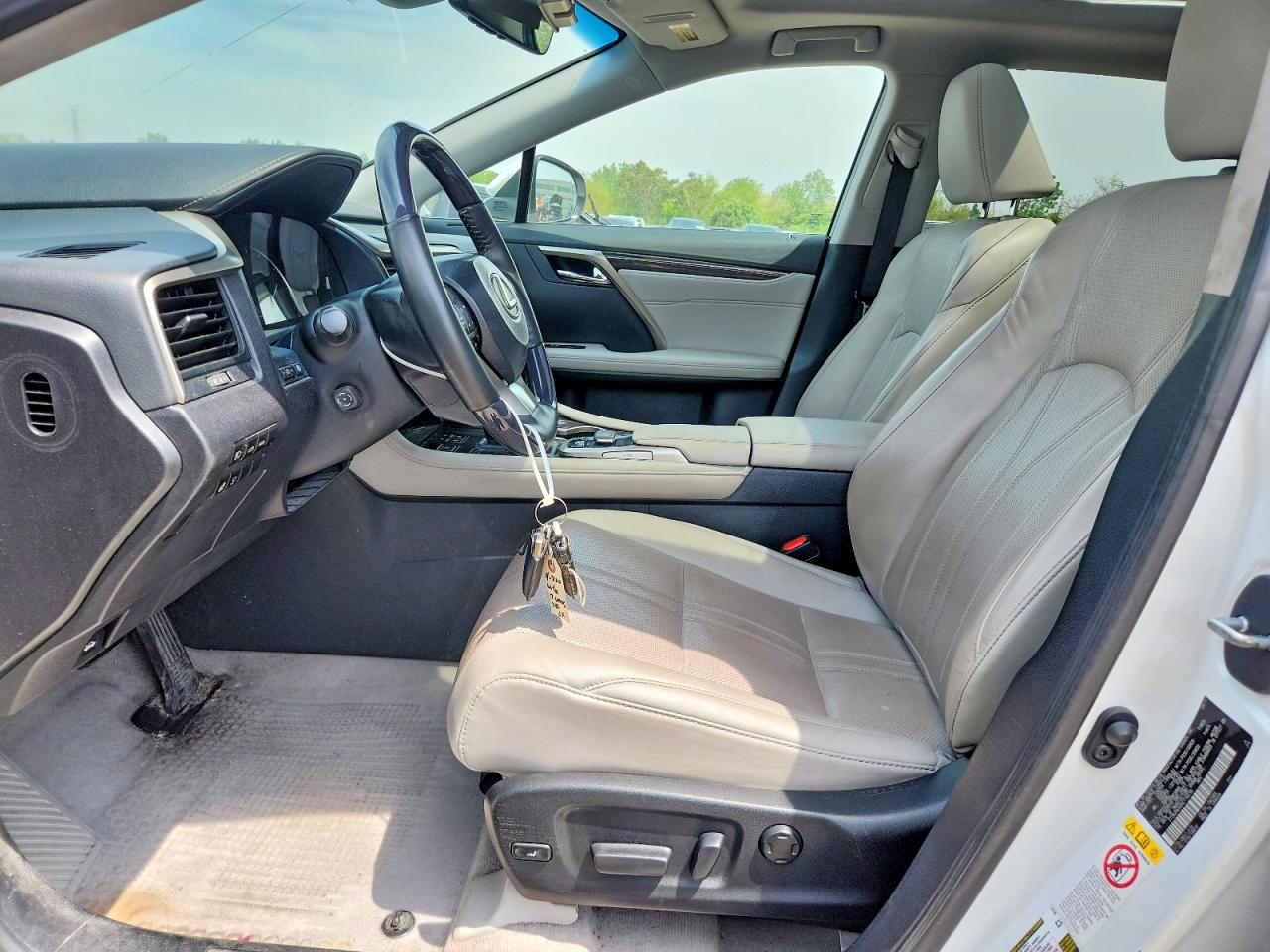 Lexus RX Base