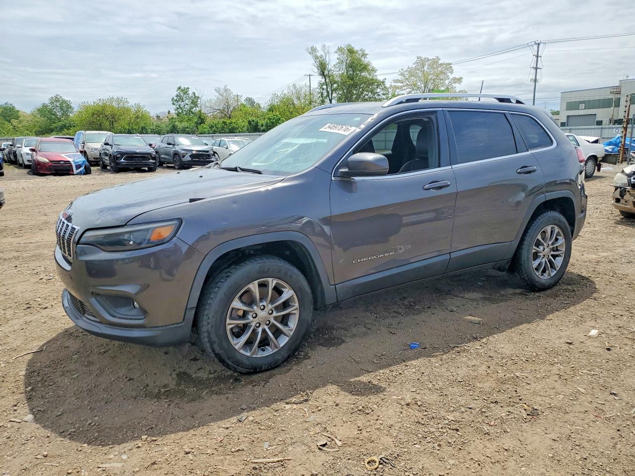 Salvage Jeep Cherokee Image