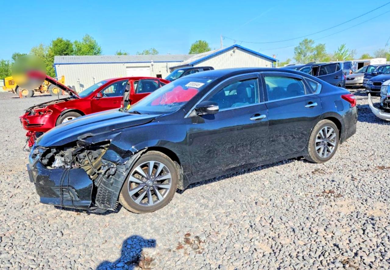 Salvage Nissan Altima Image