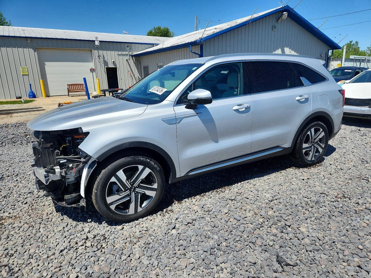 Salvage Kia Sorento Image